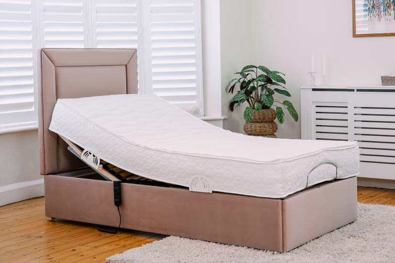 Single adjustable bed